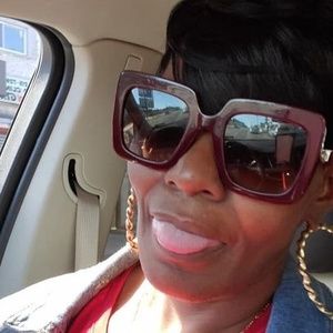 Meet your Posher, Sabrina